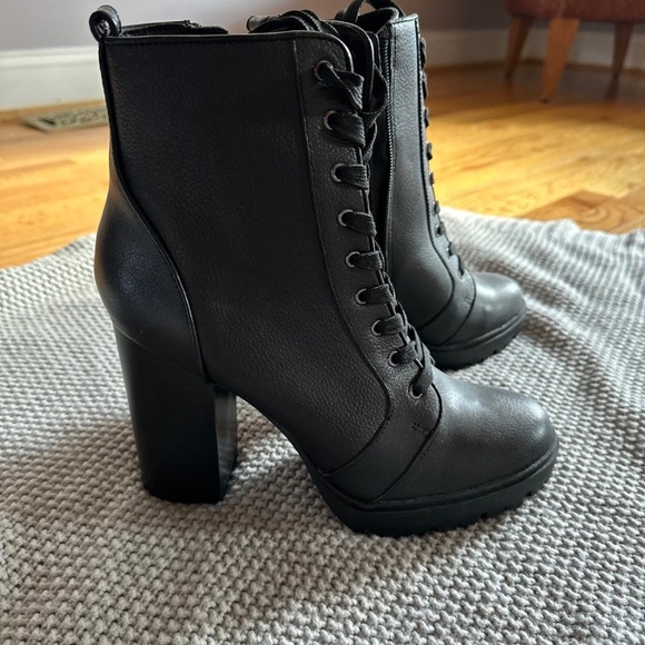 Women’s Steve Madden leather Boots - Picture 4 of 6